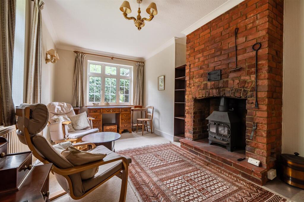 Bath Road, Hare Hatch, Reading, Berkshire, RG10 photo 3