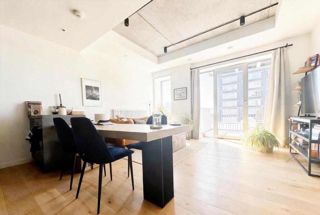 Apartment in London - More