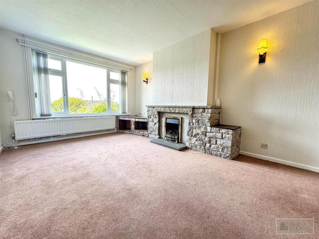 House in Staffordshire Moorlands, Leek - View 4