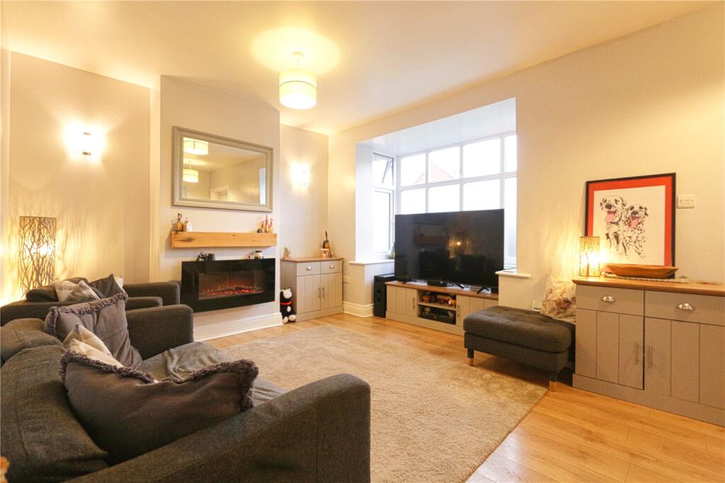 House in Tameside, Crown Point, Kingston - View 2