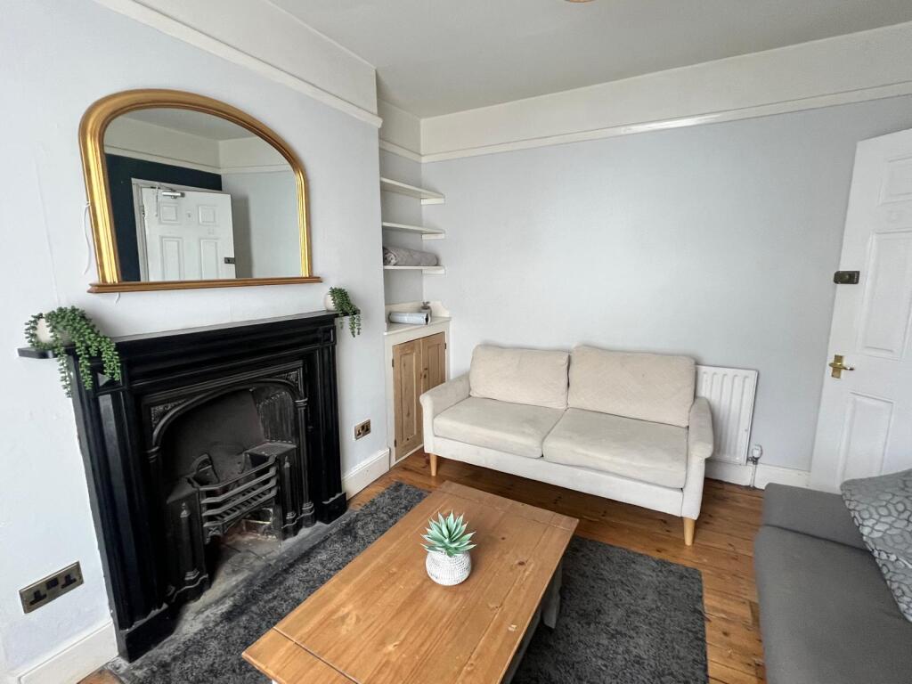 House in Warwick, Milverton, Royal Leamington Spa - View 3
