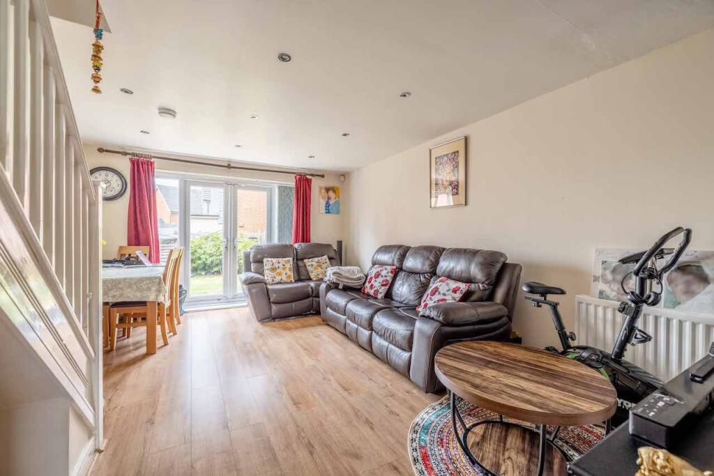 Mathecombe Road, Cippenham, SL1 photo 2