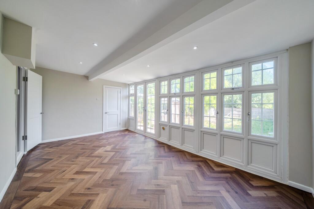 House in Bromley - View 4