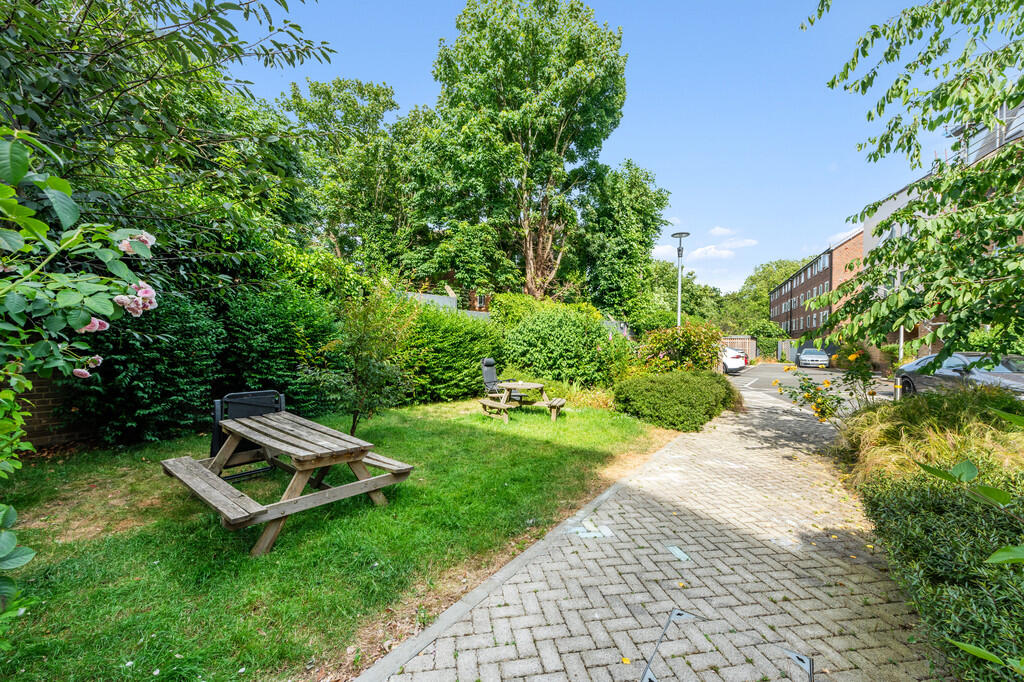 Scotland Green, Tottenham, N17 - View 4