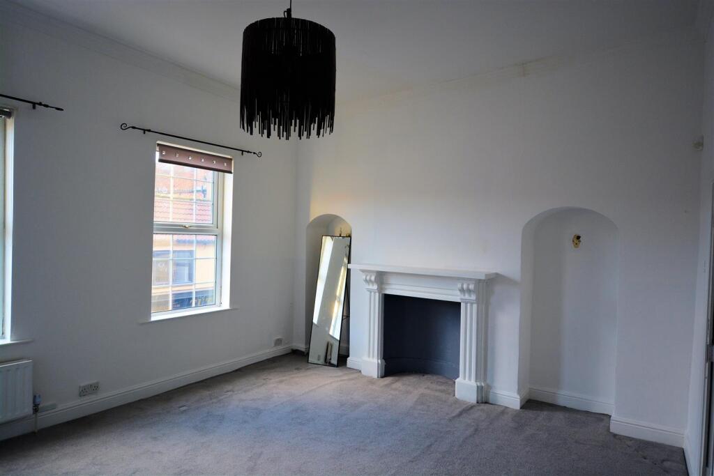 Apartment in York, Selby - View 3