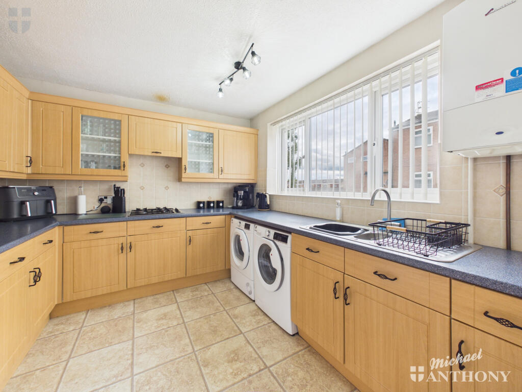 Apartment in Aylesbury, Buckinghamshire - More