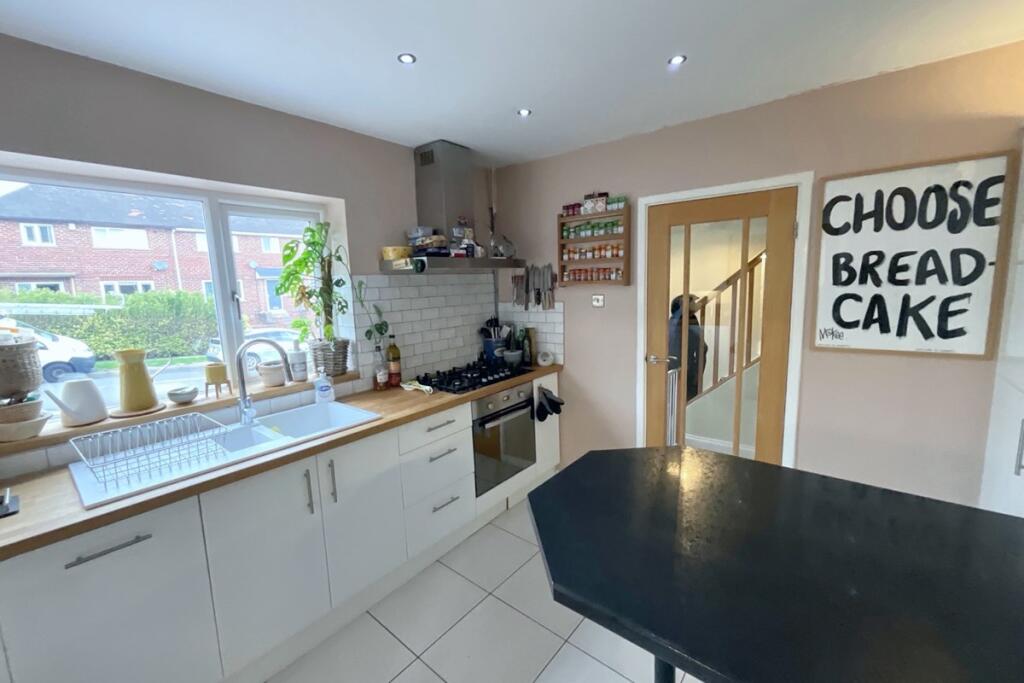 House in Sheffield, Handsworth - View 3