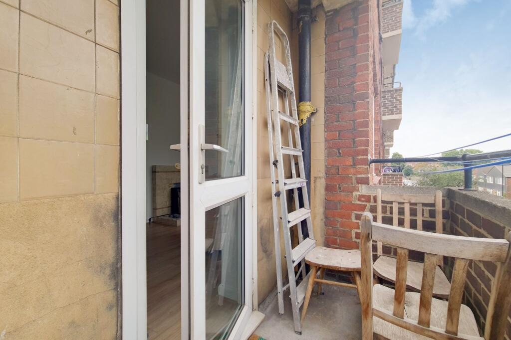 Apartment in London - View 5