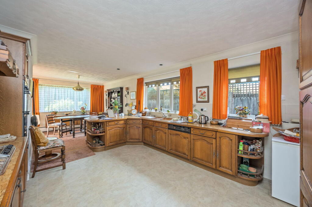Ockley Lane, Hassocks, West Sussex, BN6 8NU photo 4