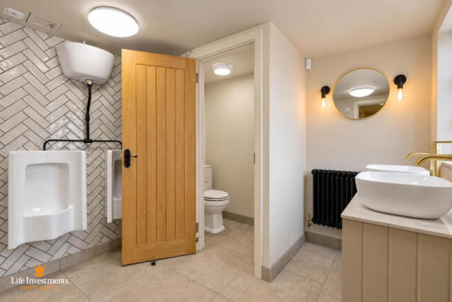Gentleman's Toilet
