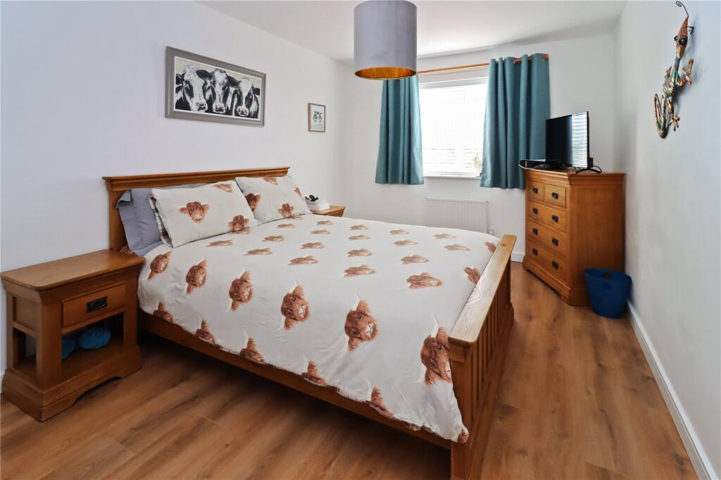 6, Oxford Close photo 4