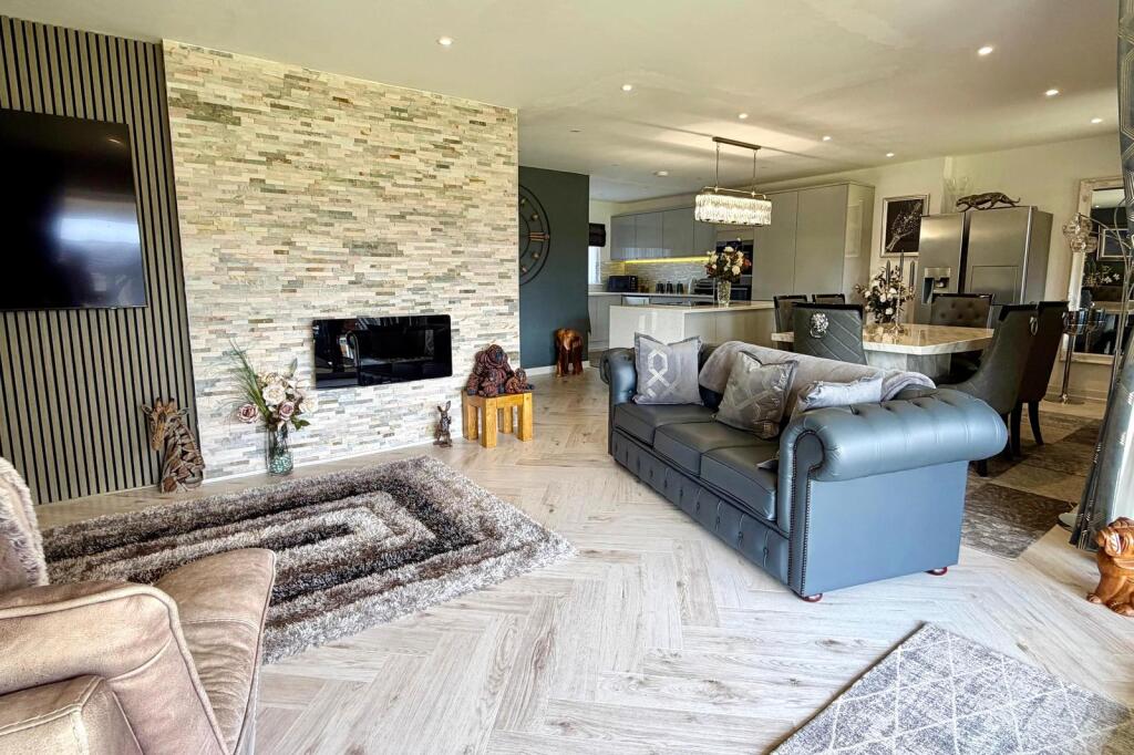 St. Leonards, BH24 2QR - More