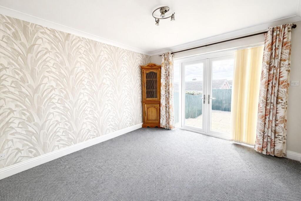 House in Calderdale, Illingworth - View 3