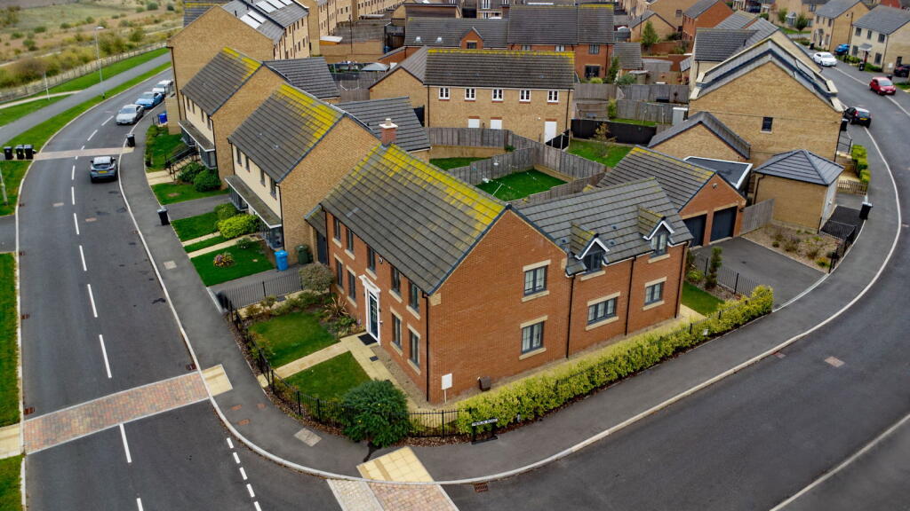 5-bed detached on Kestrel Road, Corby, Northamptonshire, NN17 5FP, £550,000