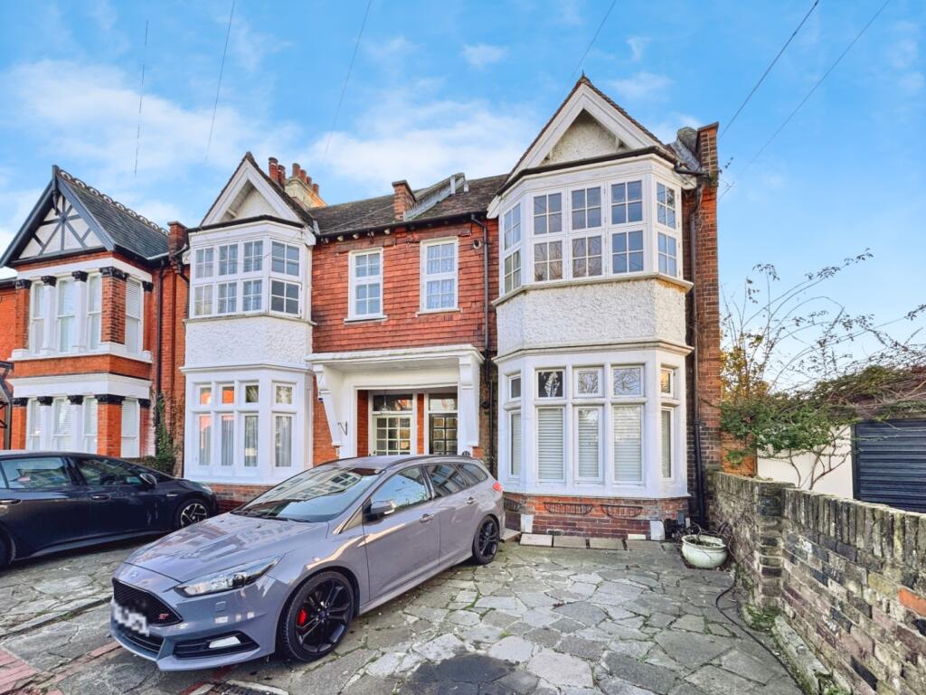 Main image of property: Park Crescent, Westcliff-On-Sea