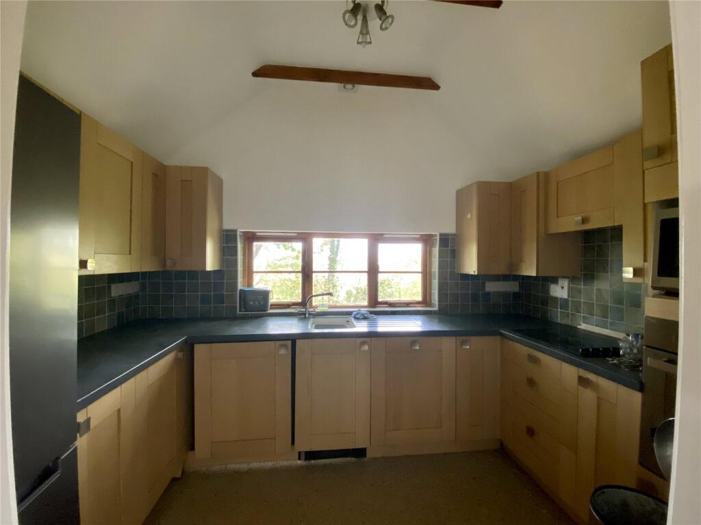 House in Narberth, Pembrokeshire - More