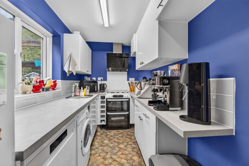 Apartment in Cardiff, Rumney - View 3