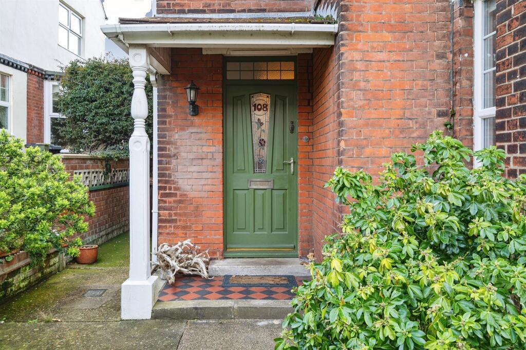 Main image of property: Lowestoft Road, Gorleston, Great Yarmouth