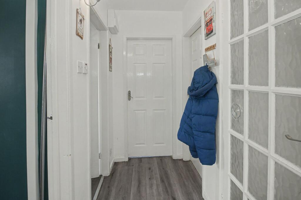 Apartment in Bradford, West Yorkshire - More