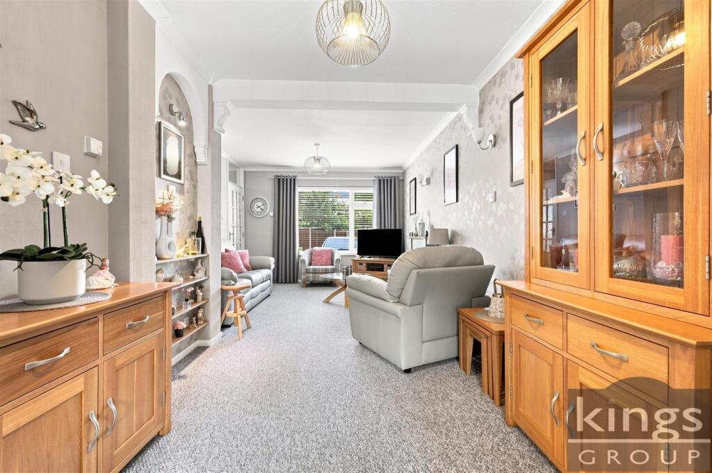 House in Broxbourne, Hertfordshire - View 4