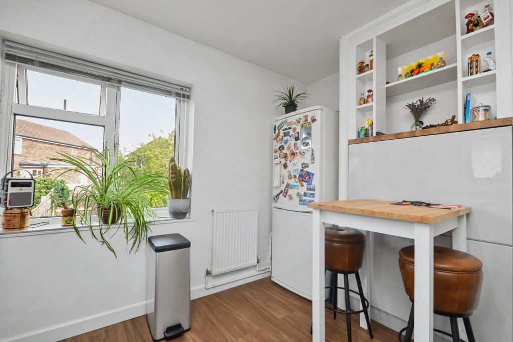 Apartment in Salisbury, Bishopdown - View 5