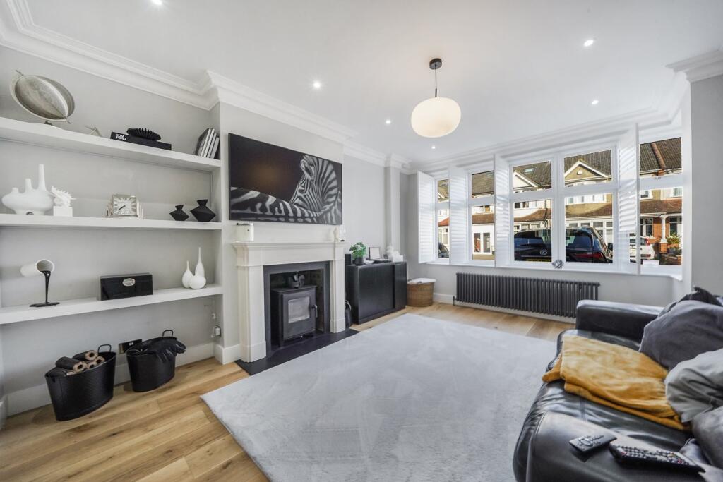 House in London, Waddon - View 2