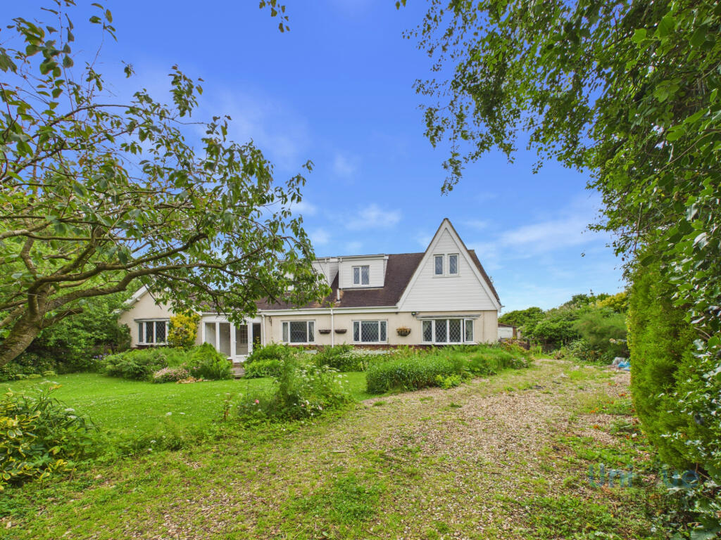 6-bed detached on Division Lane,  Blackpool, FY4, £625,000