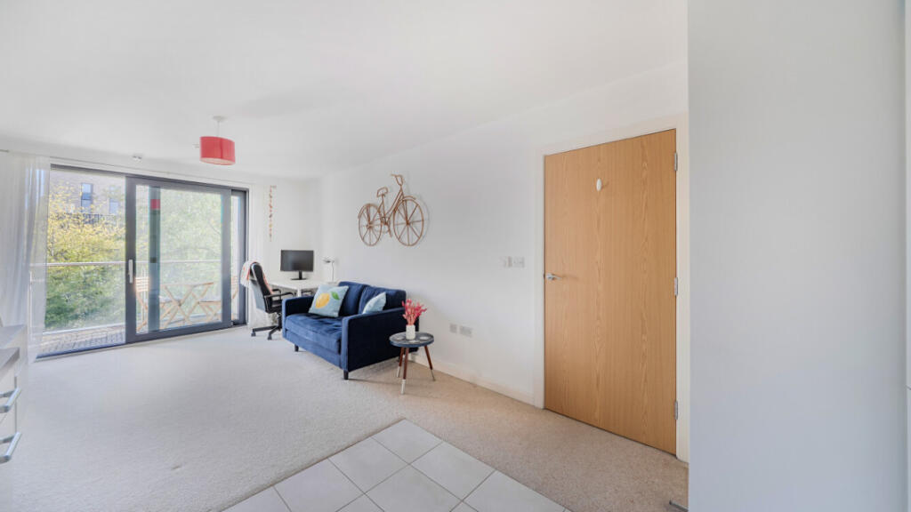 Apartment in London - View 5