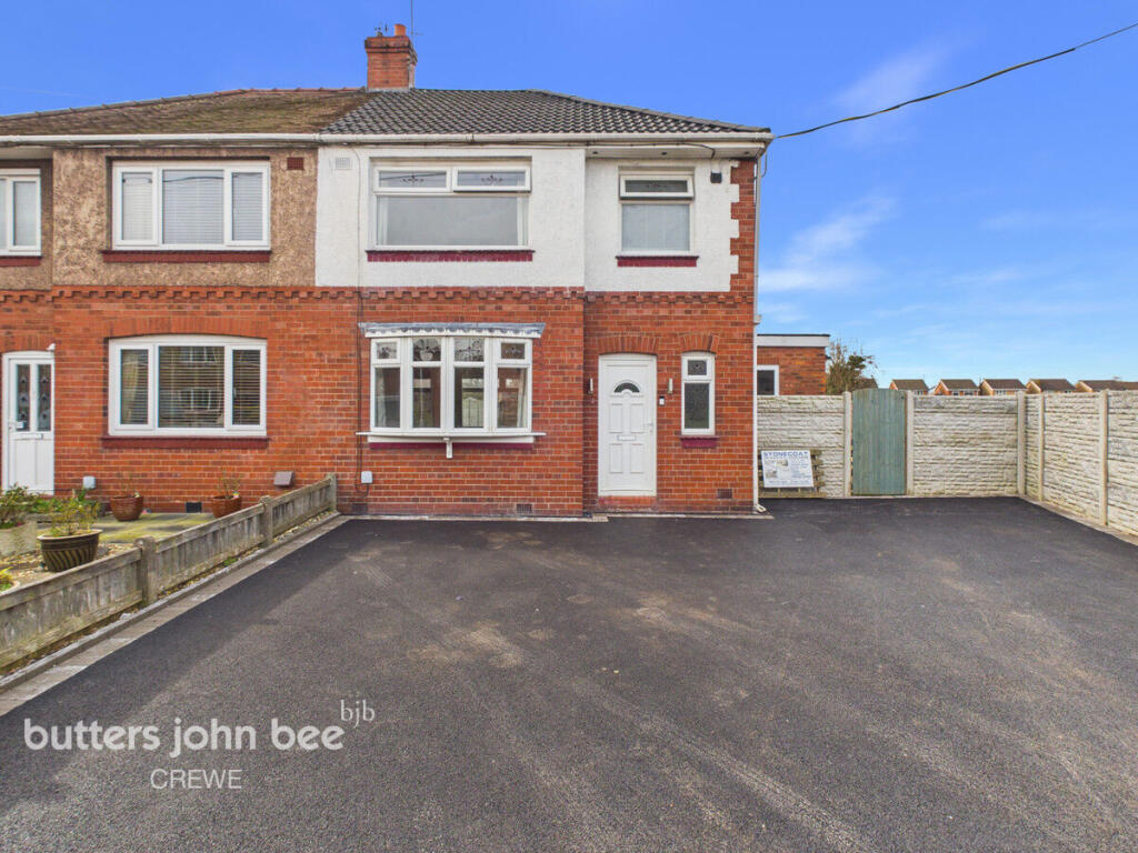 3-bed semi-detached on Mablins Lane, Crewe, £250,000