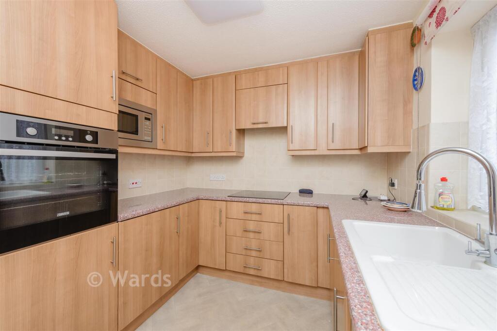 Apartment in Chatham, Medway - View 3
