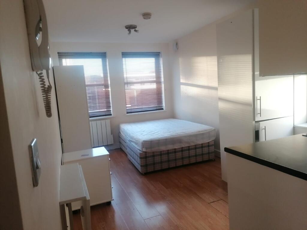 Main image of property: Flat , Park Street, Luton