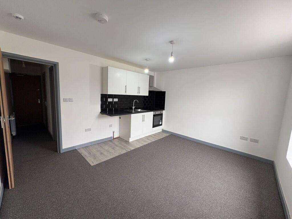 Apartment in Southampton, Shirley - View 5