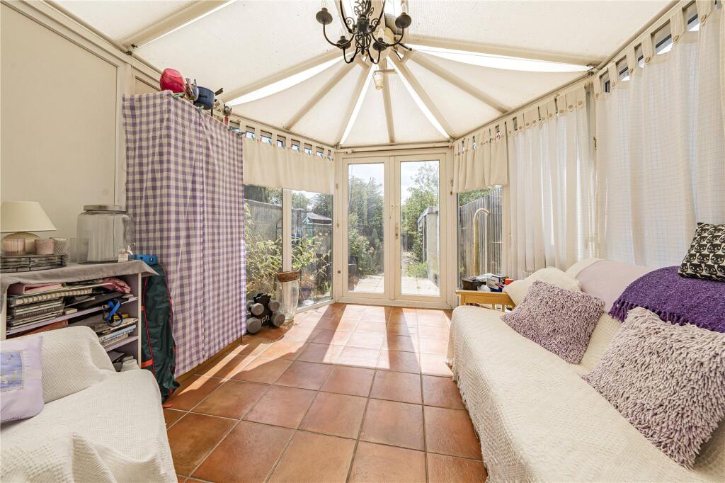 House in Kingston upon Thames - View 4