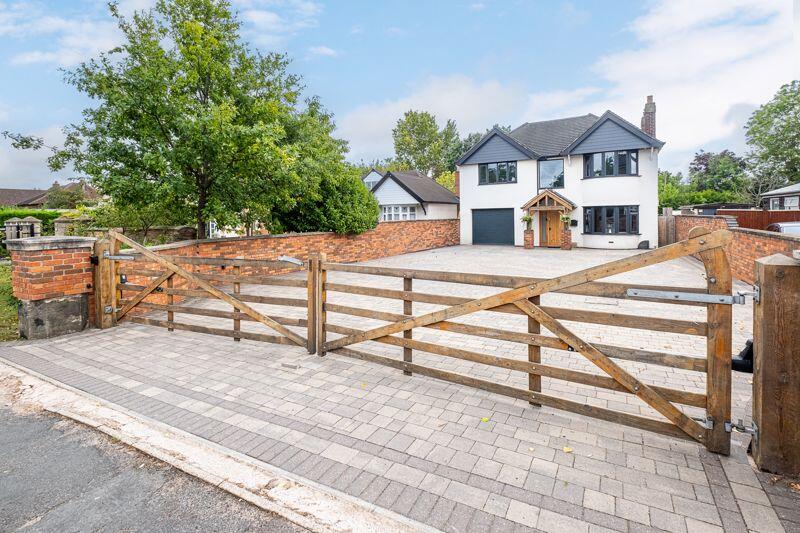 Watling Street, Mile Oak, Tamworth, B78 3ND - Modern Detached Family Home