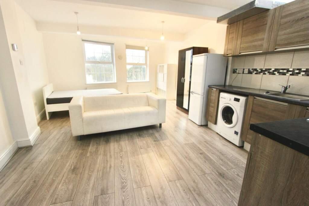 Apartment in Harrow - More