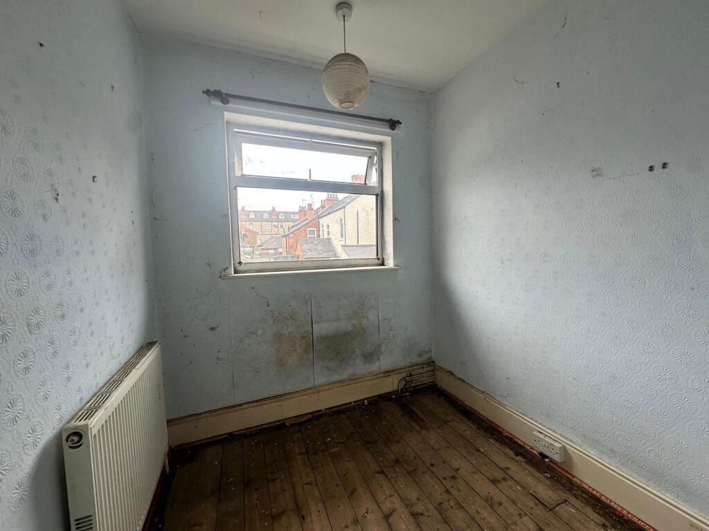 House in Mansfield, Nottinghamshire - More