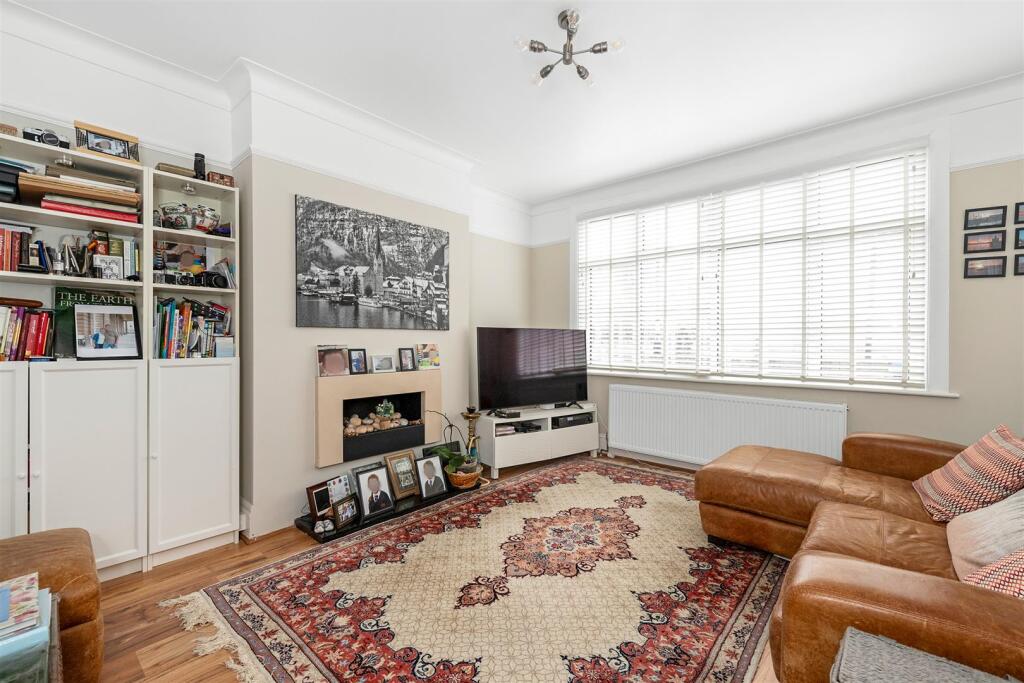 House in London - View 5
