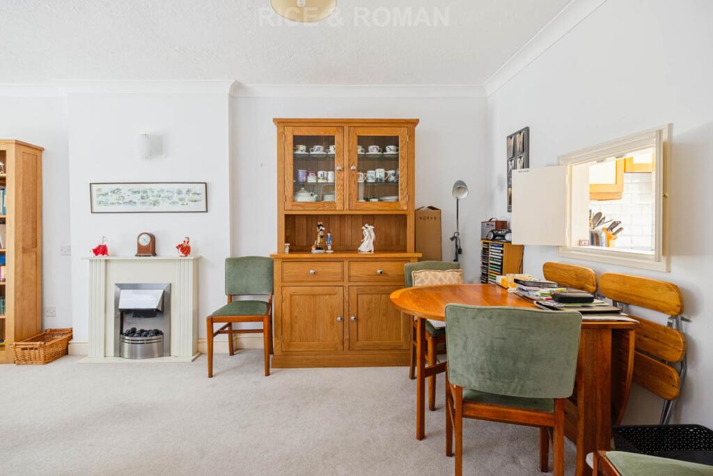 House in Slough - View 5