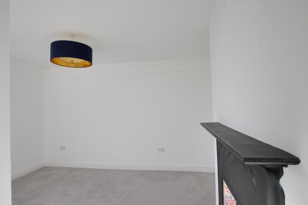 Apartment in Portsmouth - More
