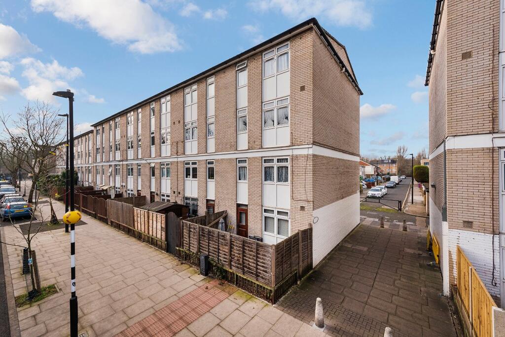 Main image of property: Manchester Road, London, E14