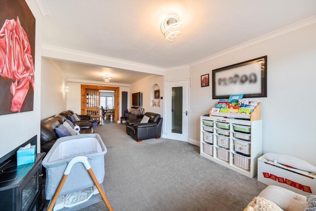 House in Denham Green, Denham - View 3