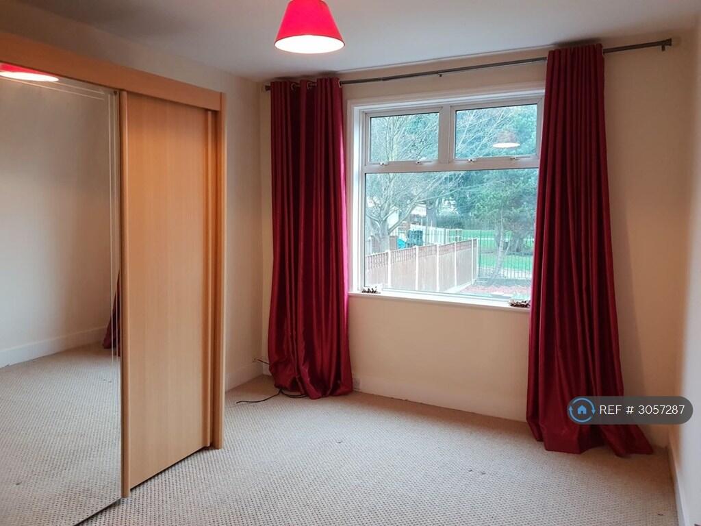 Apartment in Romford - View 4