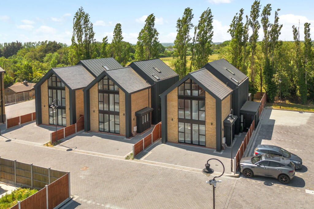 Main image of property: Great Warley, Brentwood CM13
