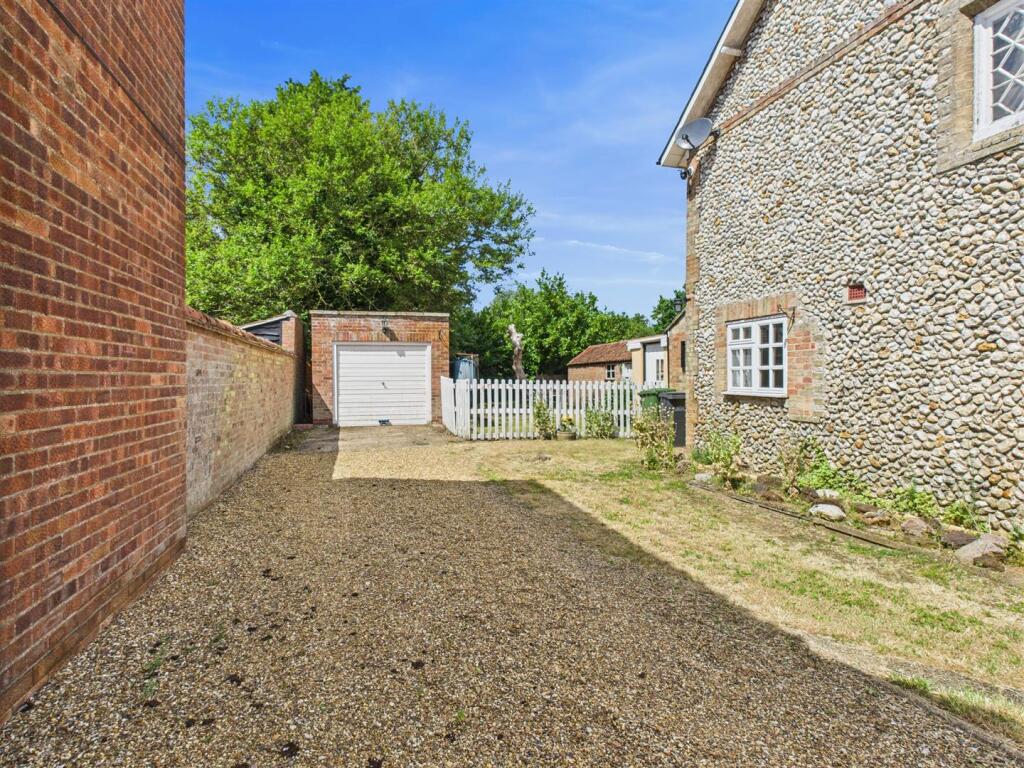 House in Peterborough - View 2