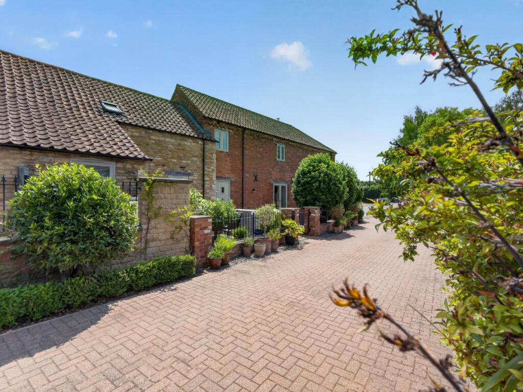Main image of property: Elm Barn, Knotts Close, Morton
