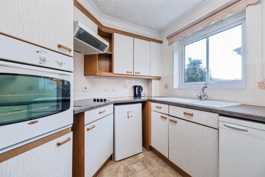 Hamilton Court, Lammas Walk, Leighton Buzzard - View 2