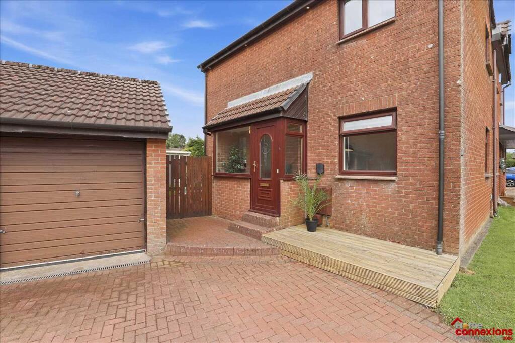 House in Glasgow, South Lanarkshire - View 2