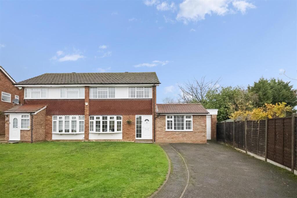 3-bed semi-detached on Glaisyer Way, Iver, £625,000