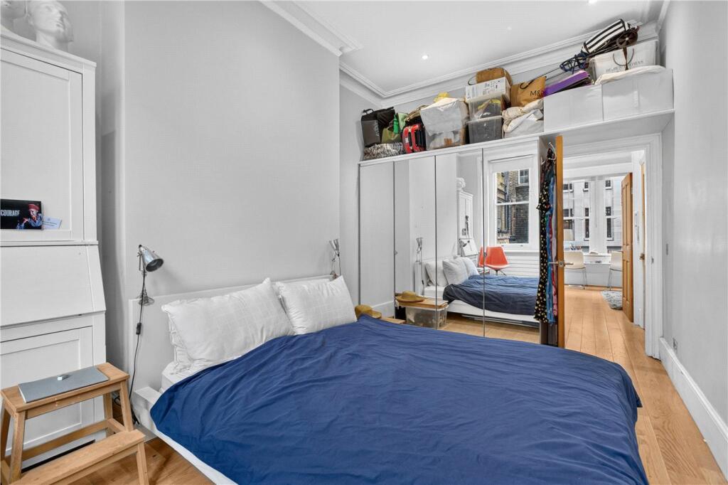Apartment in London - View 5
