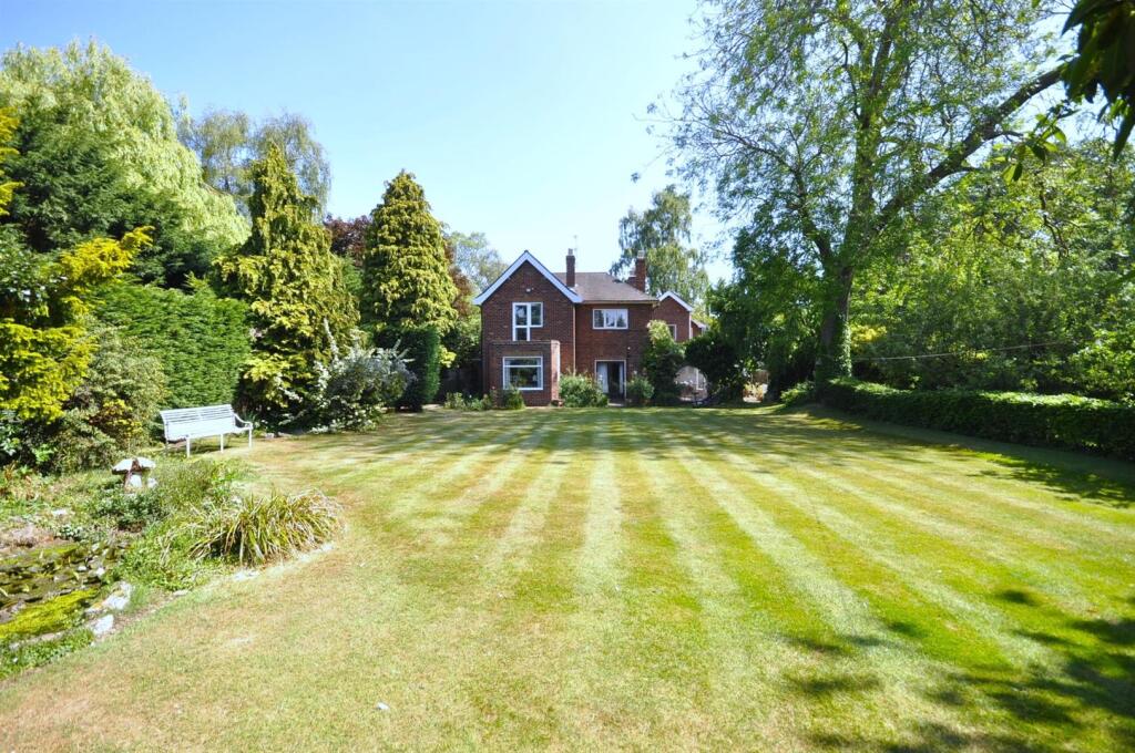 Main image of property: St Nicholas Road, Thorne, Doncaster